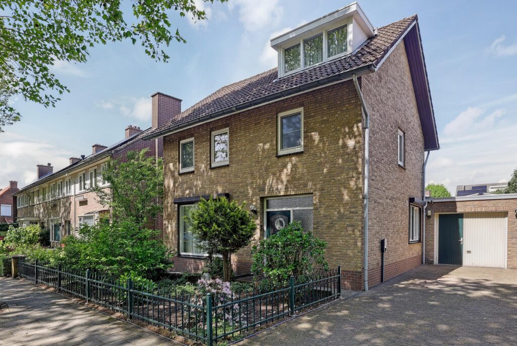 Mgr. van de Venstraat 44