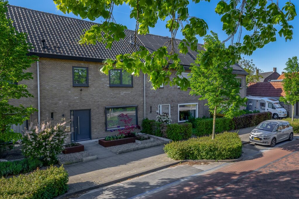 Kluisstraat 24