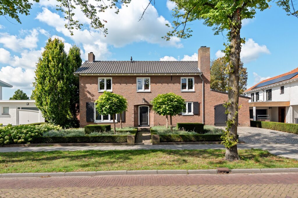 Burg. de Kuijperlaan 14